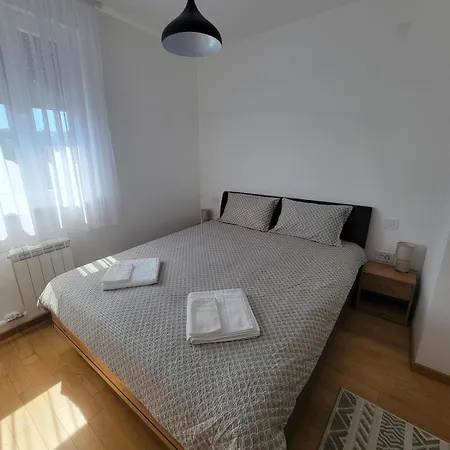 Park 2, Mirijevo, Serbia בלגרד