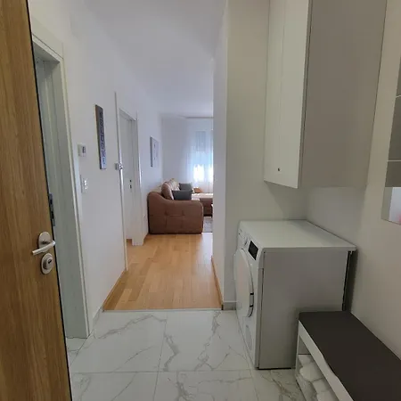 アパート Park 2, Mirijevo, Serbia ベオグラード